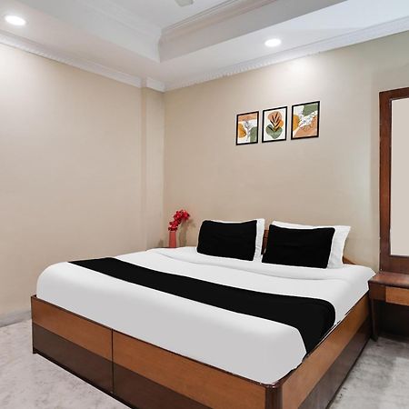 Super Hotel O Pithampur Formerly Ganga Residency Akolia Buitenkant foto